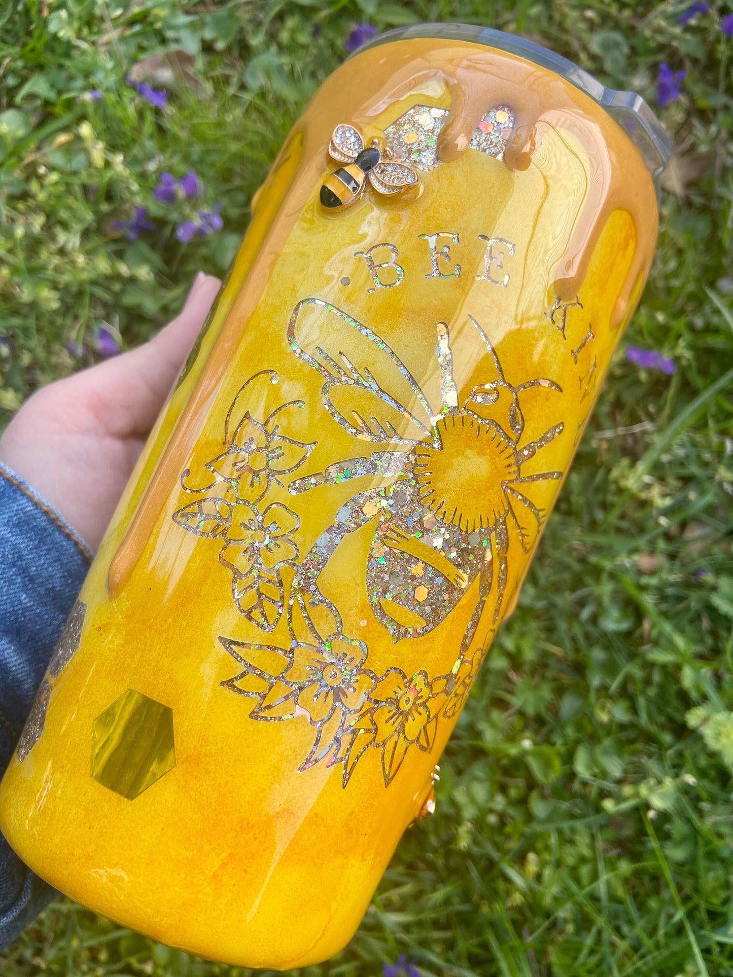 Bee Kind 20oz tumbler